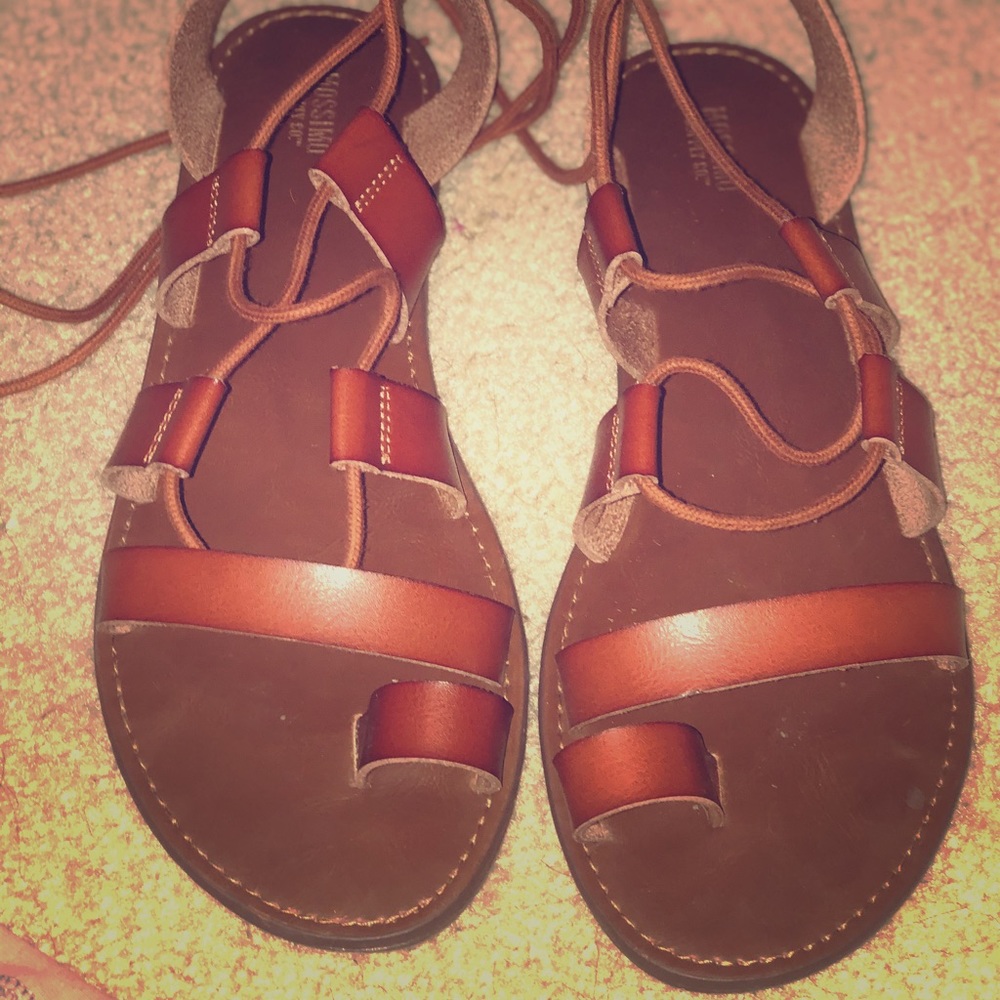 Tie up sandal